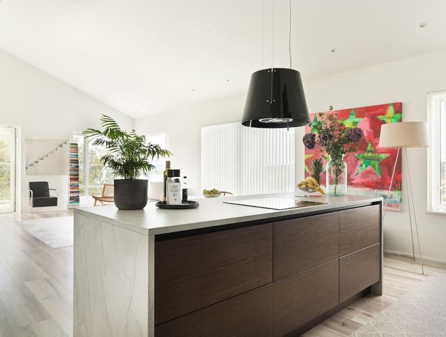 Modern Luxury Apartment - Ocean & Mountain Views Рейкявик Екстериор снимка